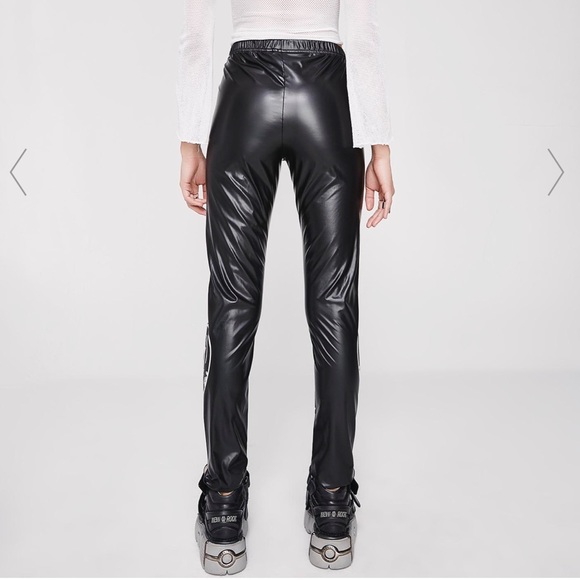 The Rogue and the Wolf Snake Pit Leggings - Picture 2 of 4